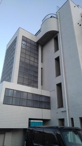 賃貸マンションの防鳥ネット設置工事｜京都市北区スライダー4