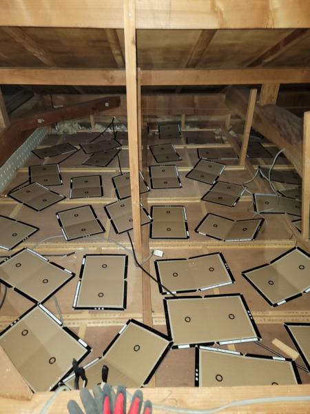 ネズミ対策　天井裏捕獲粘着板設置作業｜京都市北区スライダー3