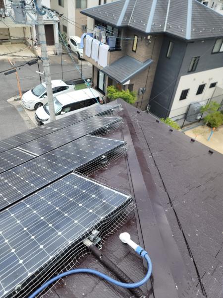 太陽光パネル防鳥工事｜滋賀県草津市スライダー5