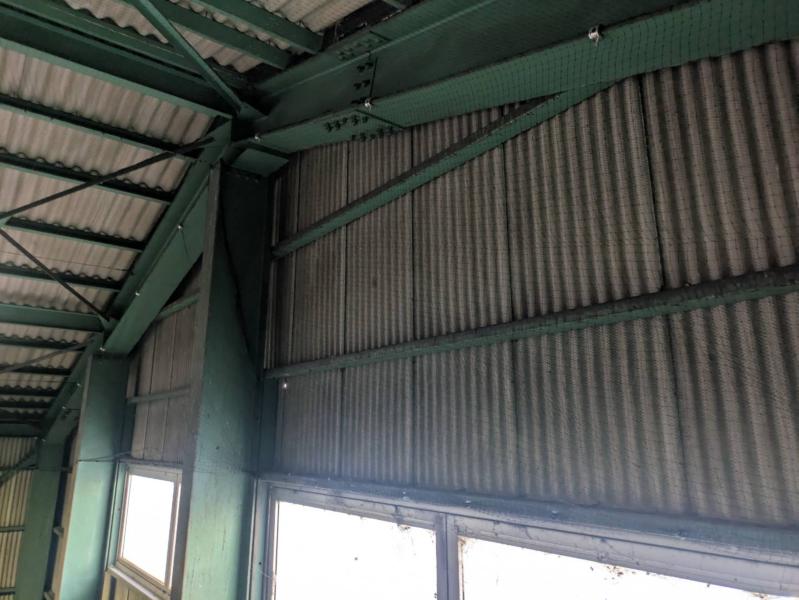 製品工場の防鳥工事｜兵庫県高砂市スライダー6