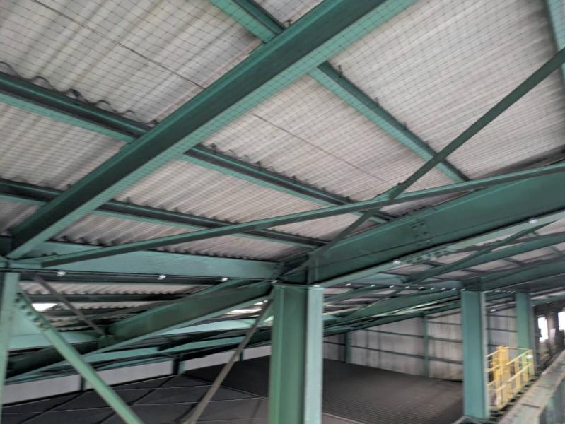 製品工場の防鳥工事｜兵庫県高砂市スライダー4