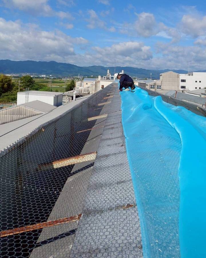 工場防虫ネット張り替え作業：守山市　ユスリカ類スライダー4