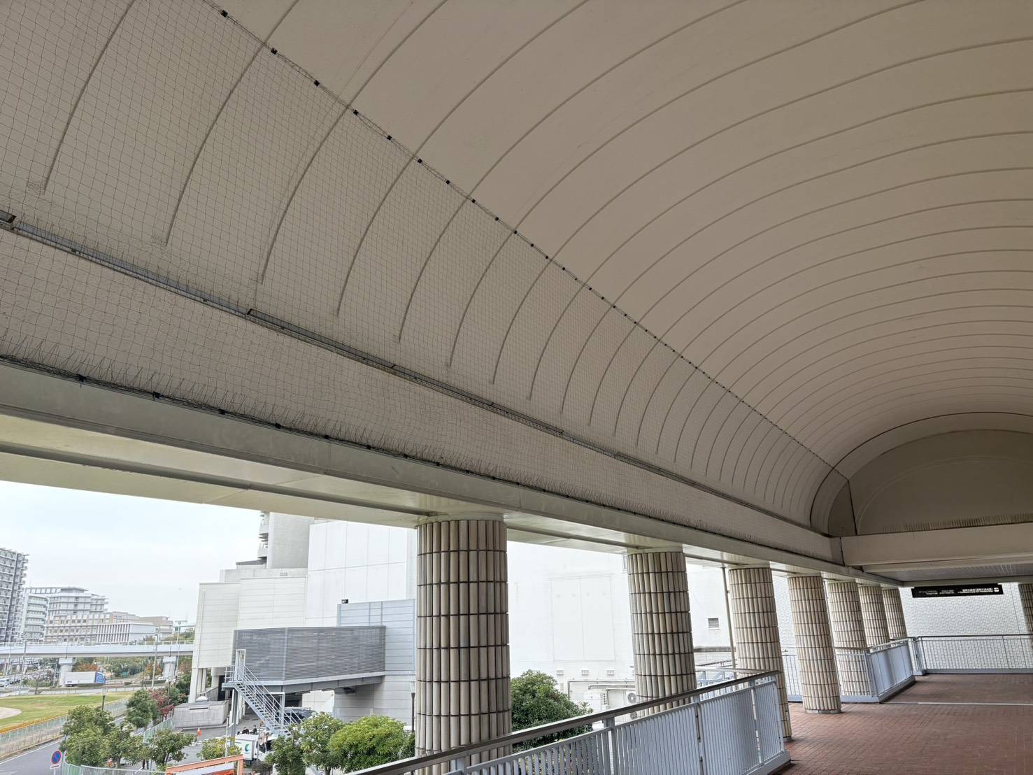 公共施設の防鳥工事/兵庫県神戸市スライダー4