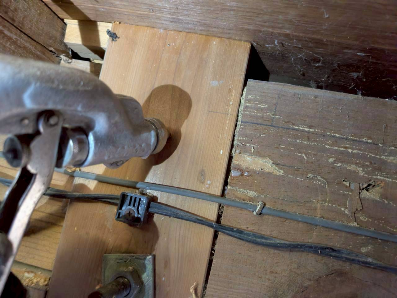 シロアリ防除作業/京都府長岡京市スライダー5