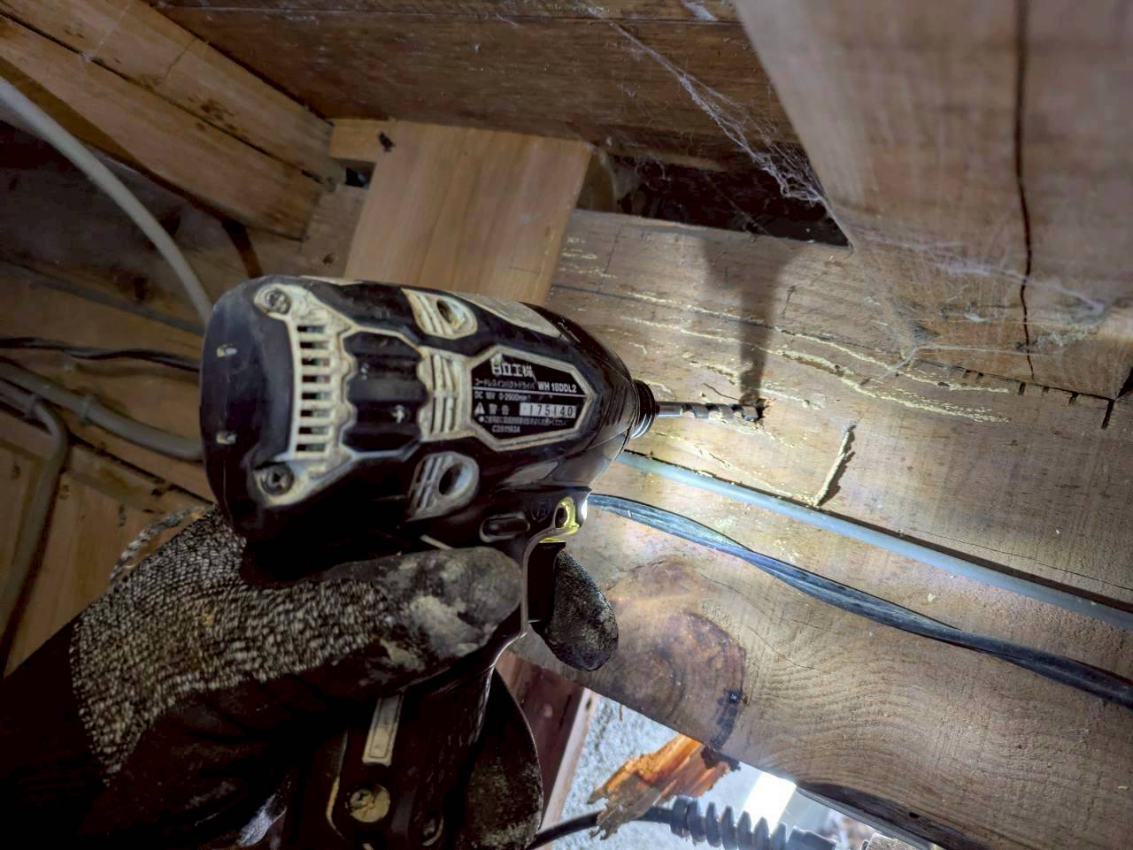 シロアリ防除作業/京都府長岡京市スライダー4