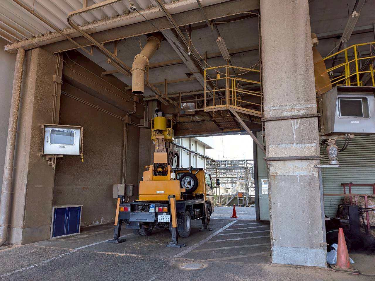某食品メーカー防鳥ネット張り替え及び補修作業/兵庫県神戸市 イメージ