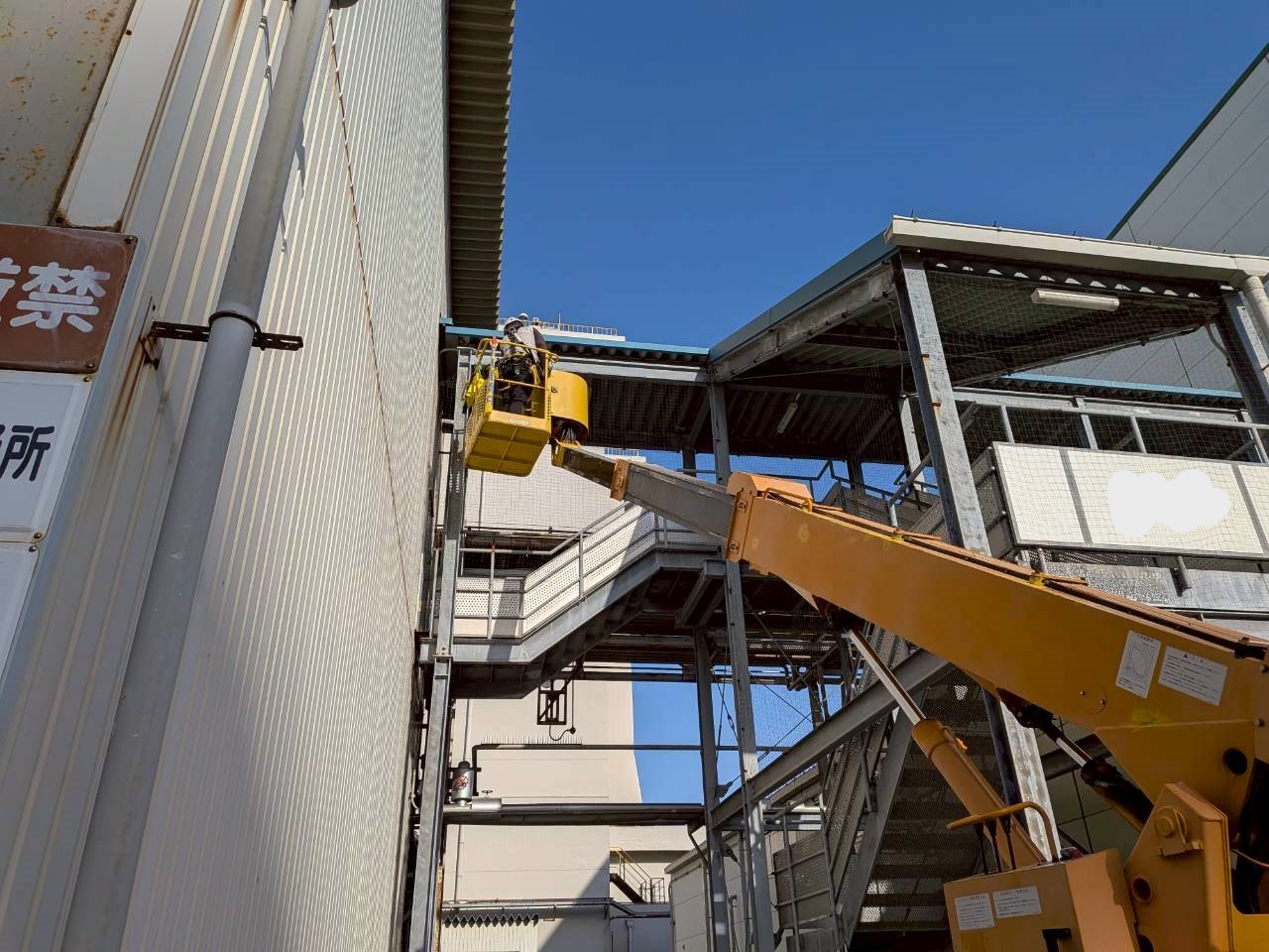 某食品メーカー防鳥ネット張り替え及び補修作業/兵庫県神戸市スライダー5